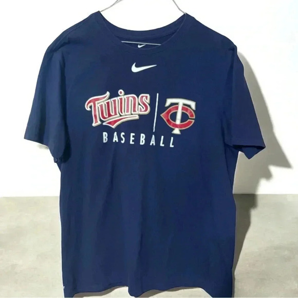 Nike Dri Fit Minnesota Twins TShirt Navy Blue Red Crew Neck Athletic Fit - Picture 1 of 2